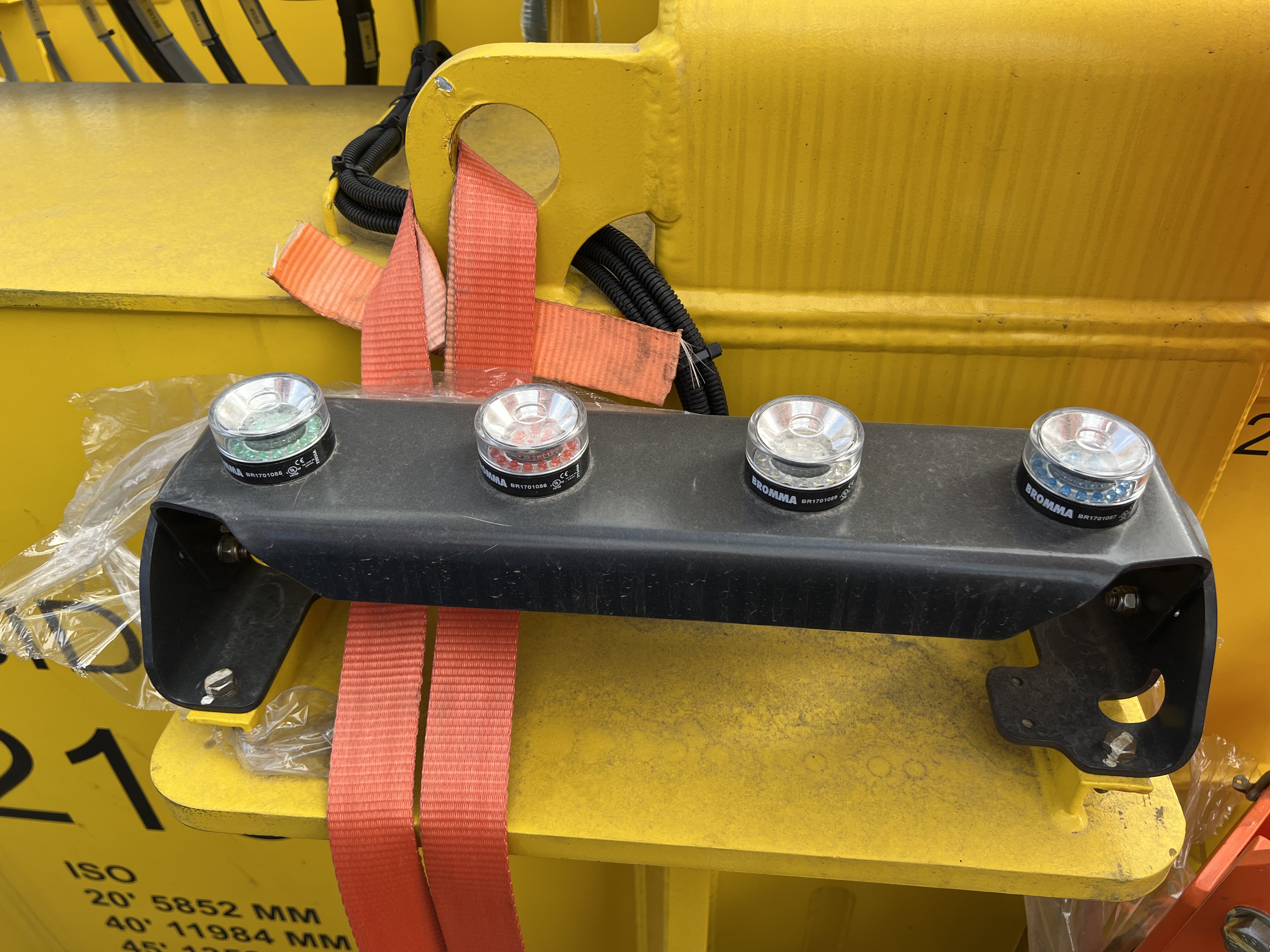 STINIS 7225-007-0102/7225.007.0102 LED Yellow Light
